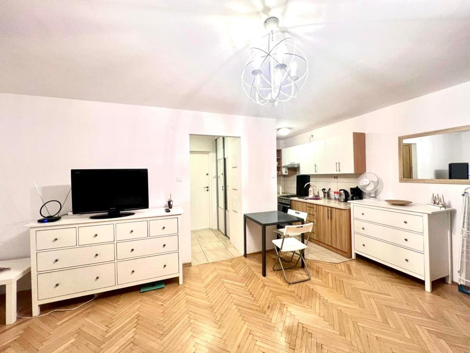 Entire Studio In Centrum Apartment Warsaw Ngoại thất bức ảnh